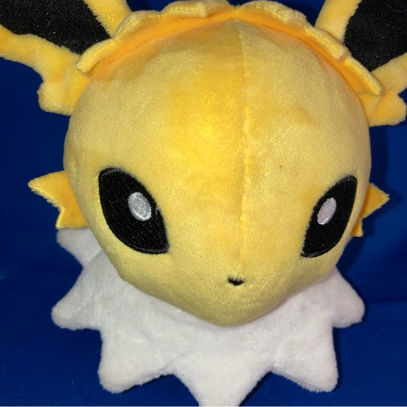 2017 Pokemon Center Dolls Thunder Plush Toy Pre-owned - Picture 4 of 16